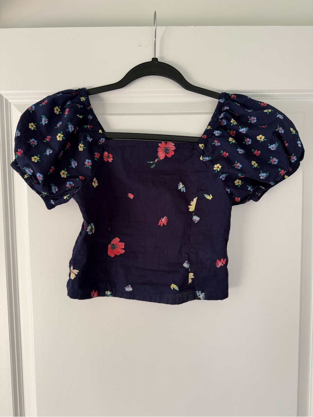 GAP Navy Floral Puff-Sleeve Cropped Tank